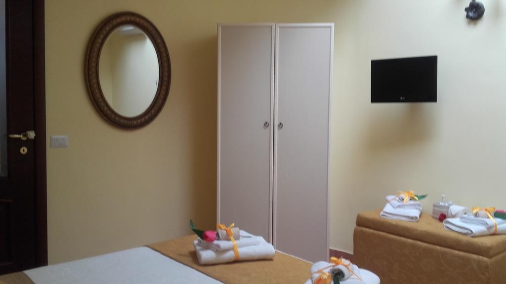 Couette-café Mercatello Relais Old 3*